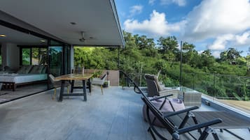 Villa | Terrace/patio