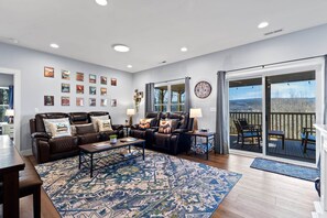 Televisie en een open haard