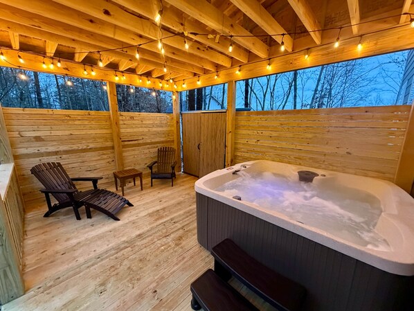 Indoor spa tub