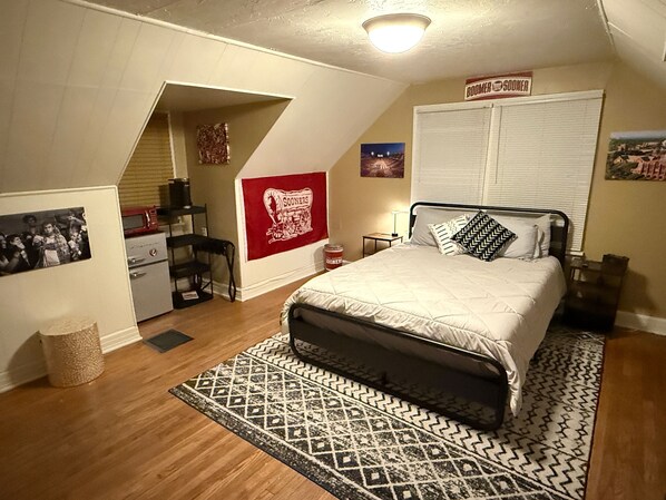 1 habitación, tabla de planchar con plancha, wifi y ropa de cama 