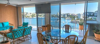 
3BR/2BA Condo With Pool & AC – Steps to the Beach