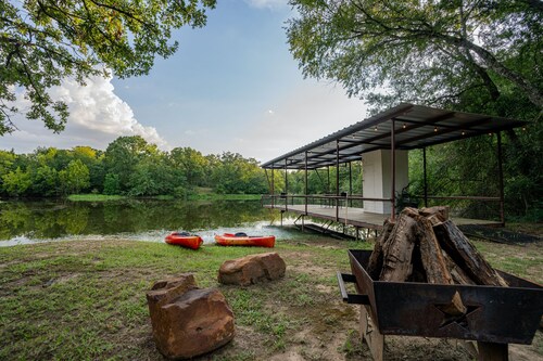 Moonlight Oaks Retreat features privacy, and abundant space for r&r