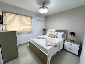 3 bedrooms, iron/ironing board, WiFi, bed sheets