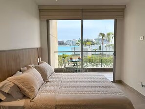 2 bedrooms, iron/ironing board, Internet, bed sheets