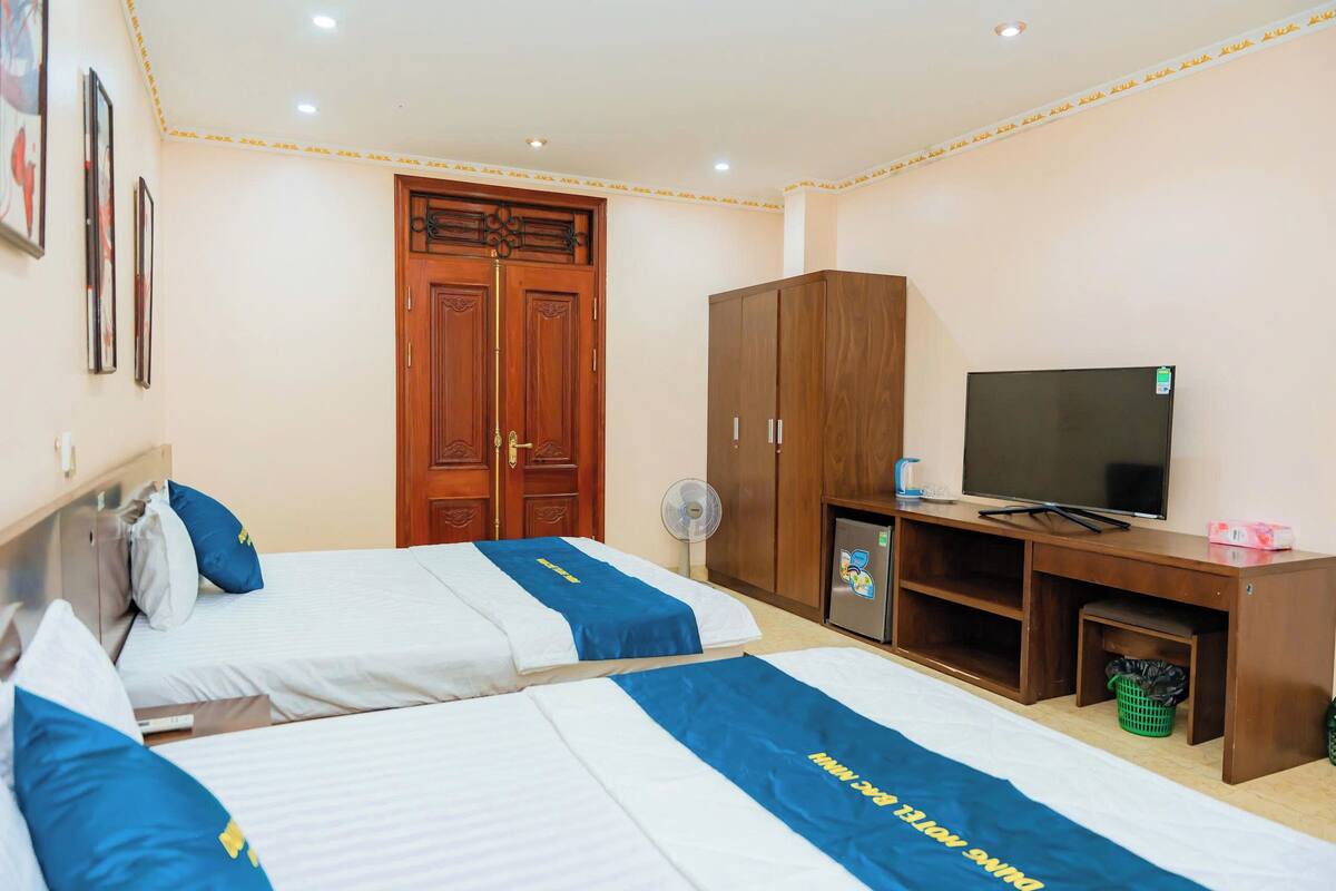 Desk, laptop workspace, iron/ironing board, free WiFi