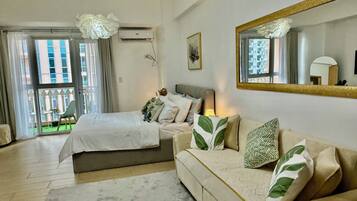 1 bedroom, in-room safe, iron/ironing board, free WiFi