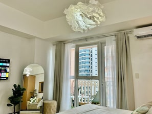 1 bedroom, in-room safe, iron/ironing board, free WiFi
