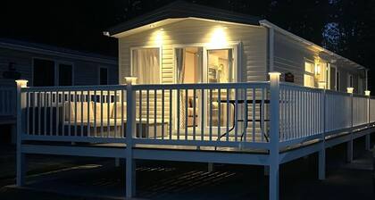 8 Guests - PetOK - Cayton Bay Coastal Retreat