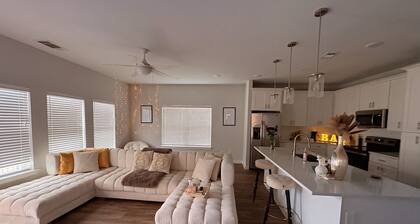Cozy 1-bedroom apartment in charming Katy with fitness room, AC