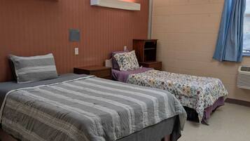 8 bedrooms, internet