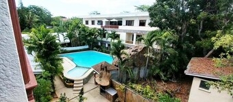 Spacious  4-bedroom penthouse in fabulous Tawala, Panglao, pool, AC, 24/7 guards