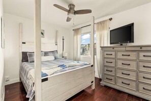 2 bedrooms, iron/ironing board, travel crib, free WiFi