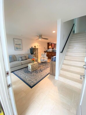 Smart TV, fireplace