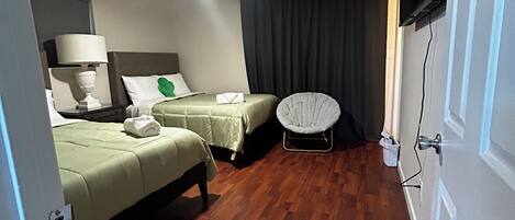 3 bedrooms, desk, free WiFi, bed sheets