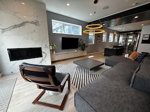 TV, fireplace