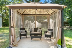 Terrace/patio - Escape by Beaches & Blue Angels (Pensacola)