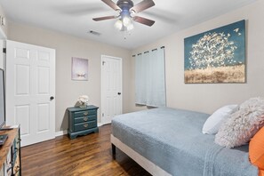3 bedrooms, iron/ironing board, travel crib, WiFi