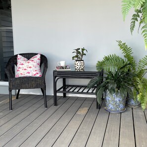 Property grounds - The Orchard Guesthouse relax where the mountains meet the beach (Palmwoods)