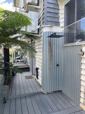 Exterior detail - The Orchard Guesthouse relax where the mountains meet the beach (Palmwoods)