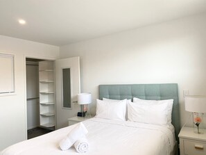 1 habitación, tabla de planchar con plancha, wifi gratis y ropa de cama 