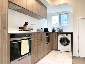 Fridge, microwave, oven, stovetop - Brand new townhouse on Armagh|city centre (Christchurch)