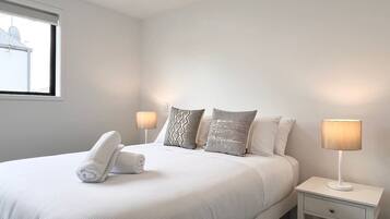 1 bedroom, desk, iron/ironing board, WiFi