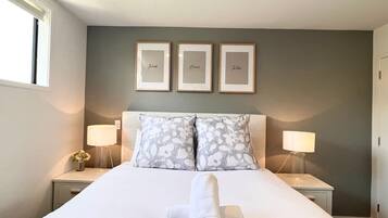 1 bedroom, desk, iron/ironing board, WiFi