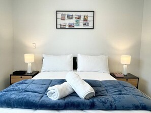 2 habitaciones, tabla de planchar con plancha, wifi y ropa de cama 