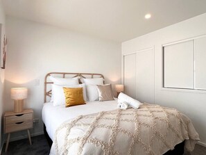 1 bedroom, desk, iron/ironing board, WiFi