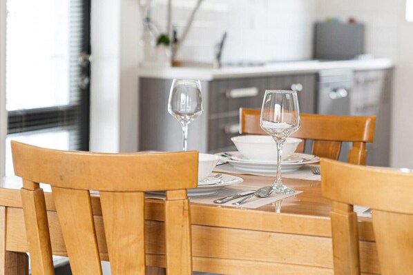 Dining - Merivale comfy 2 beds with free parking (Christchurch)