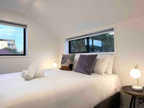 1 habitación, escritorio, tabla de planchar con plancha y wifi 