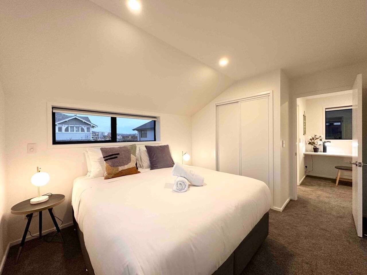 1 bedroom, desk, iron/ironing board, WiFi
