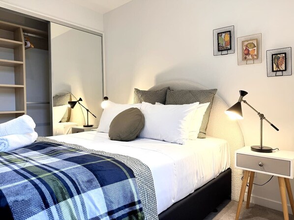 2 bedrooms, iron/ironing board, WiFi, bed sheets