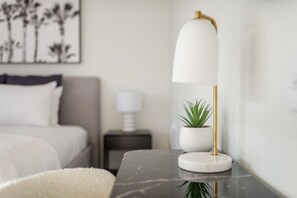 3 habitaciones, escritorio, tabla de planchar con plancha y wifi 