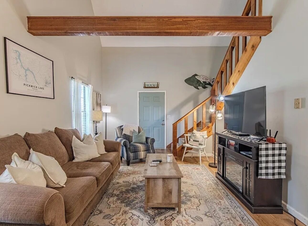 Televisie en een open haard