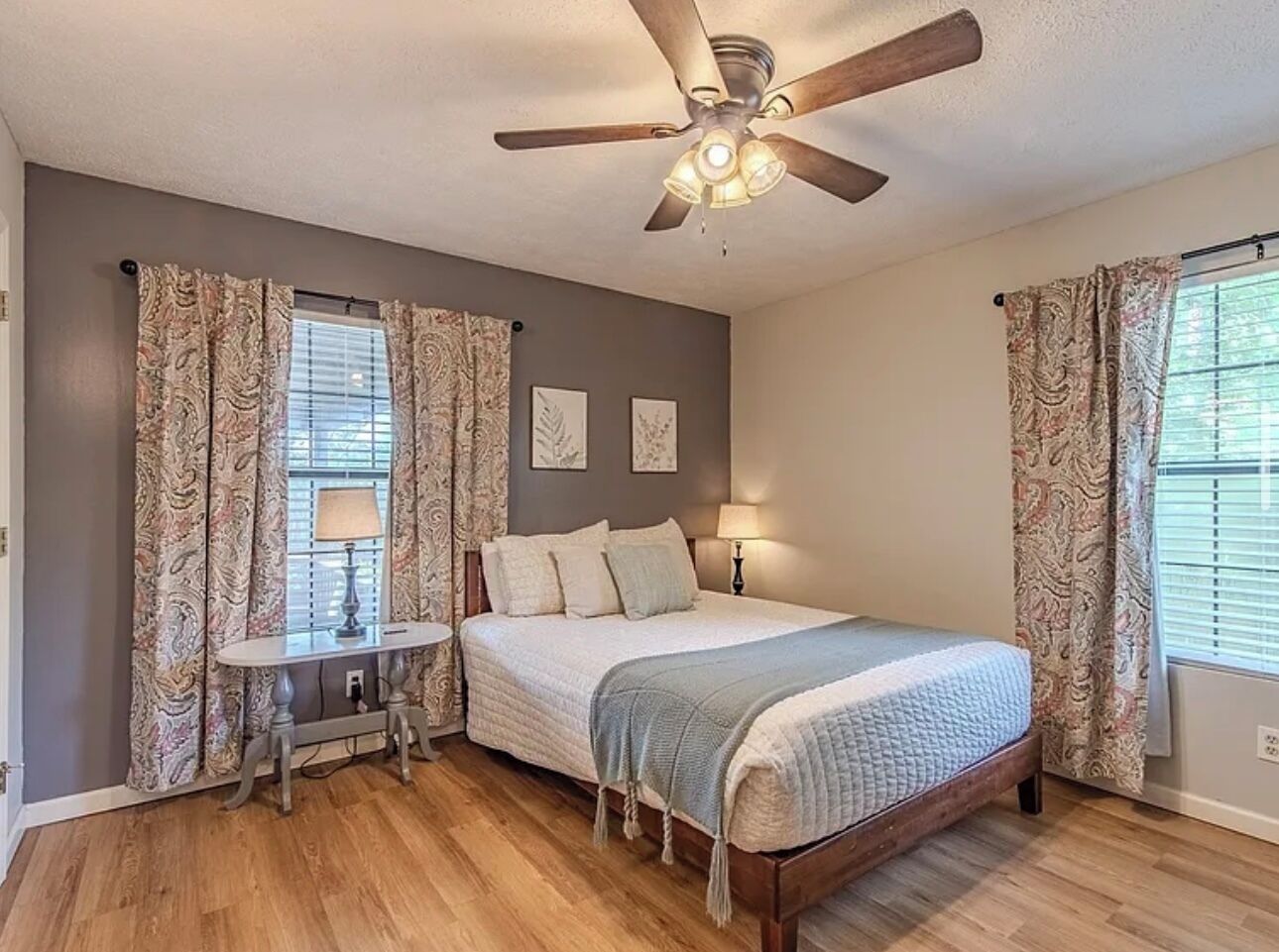 2 bedrooms, travel crib, free WiFi, bed sheets