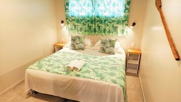 Family Bungalow, 2 Bedrooms, Lagoon View, Beachfront | Extra beds