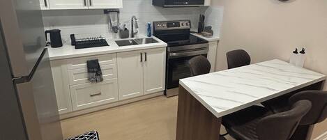 電子レンジ、オーブン、コンロ