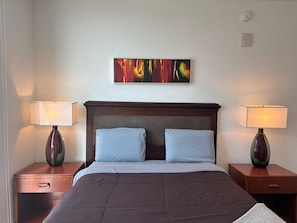Iron/ironing board, free WiFi, bed sheets