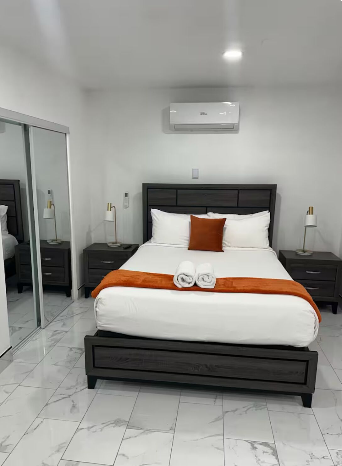 1 soverom, strykejern/-brett, wi-fi og sengetøy