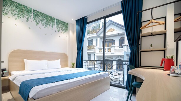 Deluxe Double Room Single Use | Desk, soundproofing, free WiFi - Bin Bin Hotel 16 - Near Bui Vien (Ho Chi Minh City)