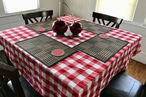 Dining - CHARMING, AFFORDABLE 3-BEDROOM FARM HOUSE, DOERUN NEAR VENUES MOULTRIE, TIFTON (Doerun)