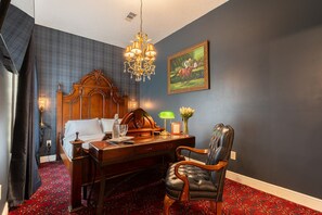 King Room | Desk, blackout drapes, iron/ironing board, free WiFi