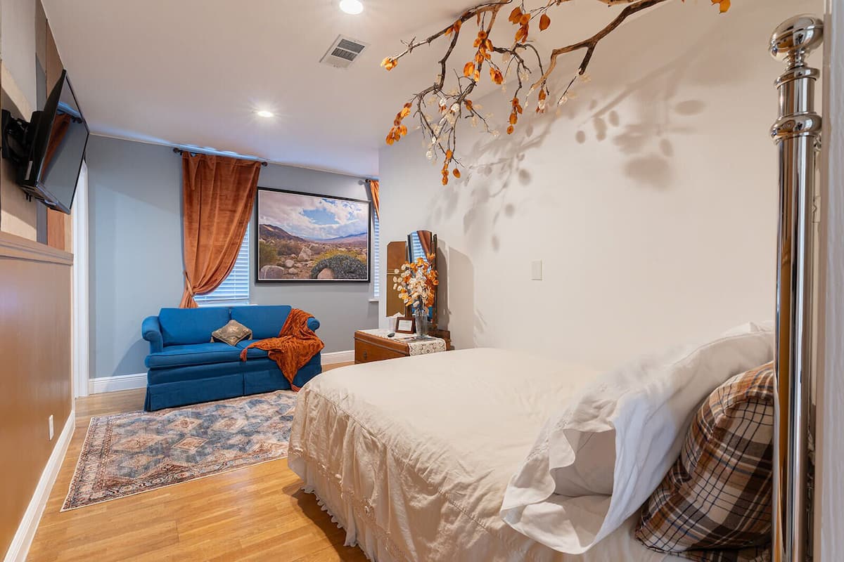Desk, blackout curtains, iron/ironing board, free WiFi
