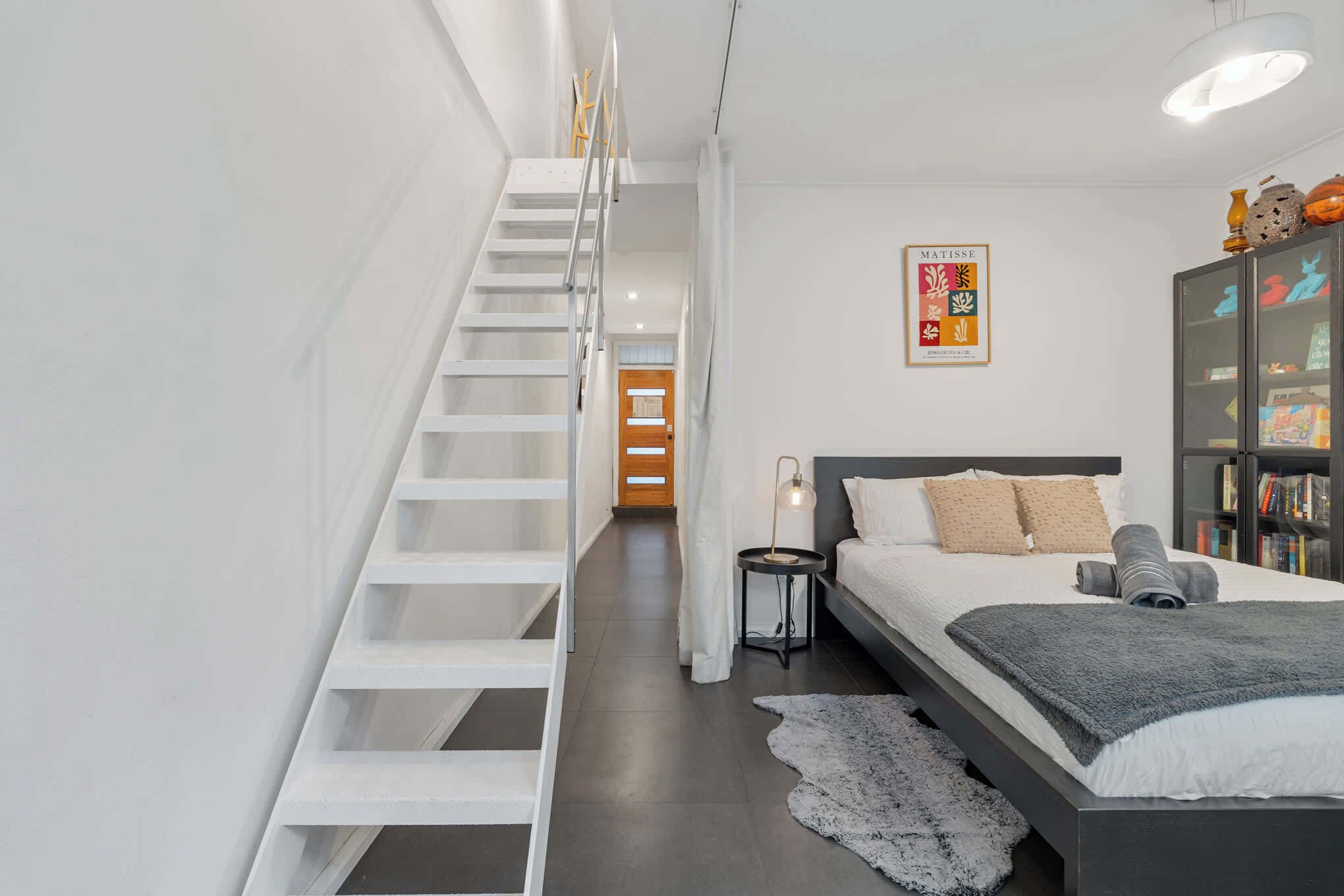 4 makuuhuonetta, silitysrauta/-lauta, Wi-Fi, vuodevaatteet