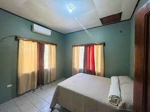 2 bedrooms, internet, bed sheets