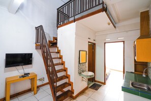 Habitación familiar | Escritorio, cortinas opacas, ropa de cama