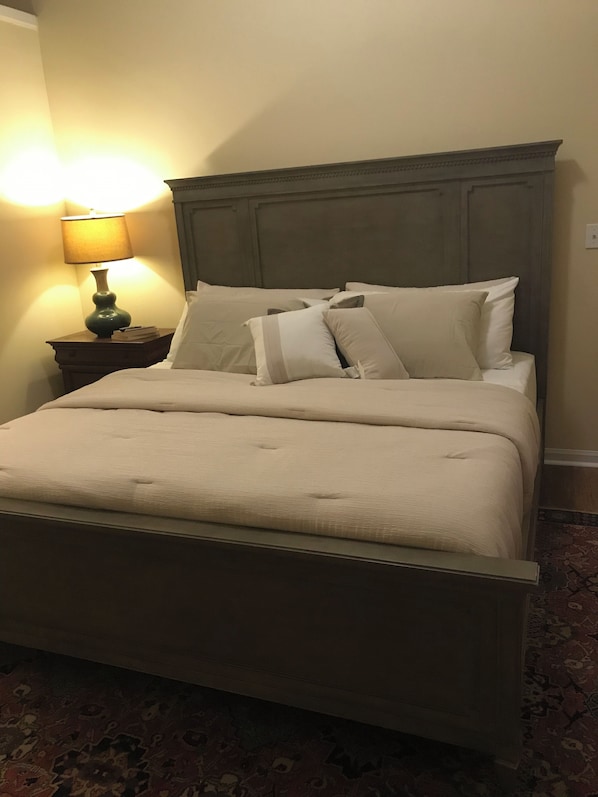 2 bedrooms, iron/ironing board, bed sheets
