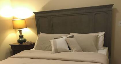 Enjoyable 2-bedroom condo with AC in charming Oxford 1 mile from the stadium.