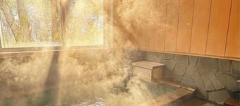 5 minutes by car from Yubatake! Celebrity purveyor! Enjoy bliss and luxury in a private villa with a hot spring bath in the nature-rich Kusatsu Onsen!